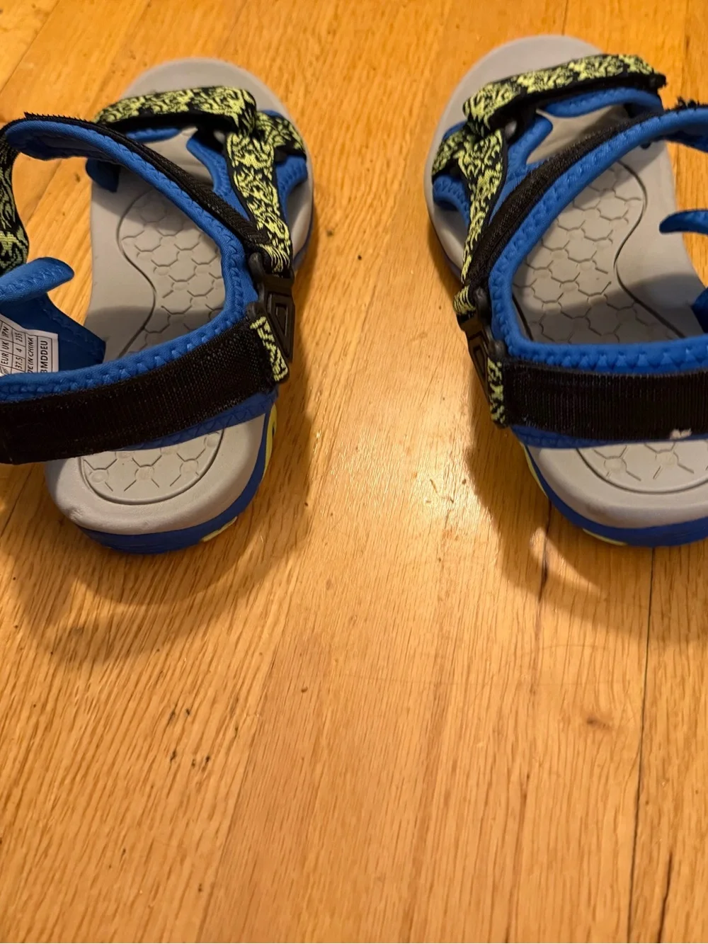 Dream Pairs Neon Green and Blue Patterned Kids Sport Sandals
